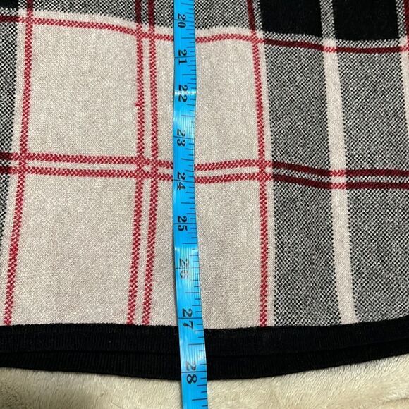 NWT- Nicole Miller - L/XL. Plaid Zip Cardigan Poncho - Picture 7 of 8